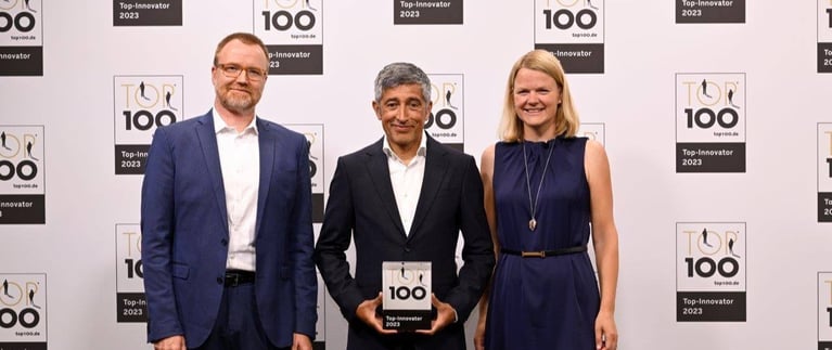 TOP 100 Award: Ranga Yogeshwar honors Lohmann